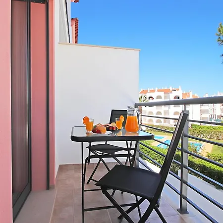 Apartment In With Shared Pool *