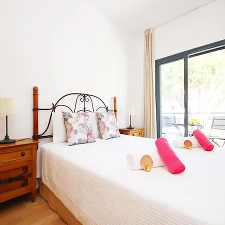 In With Shared Pool Apartment Albufeira