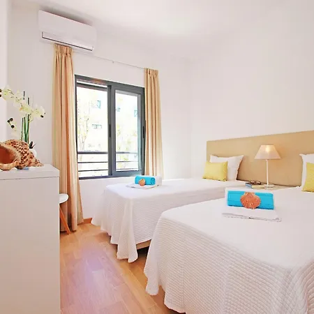 In With Shared Pool Lejlighed Albufeira